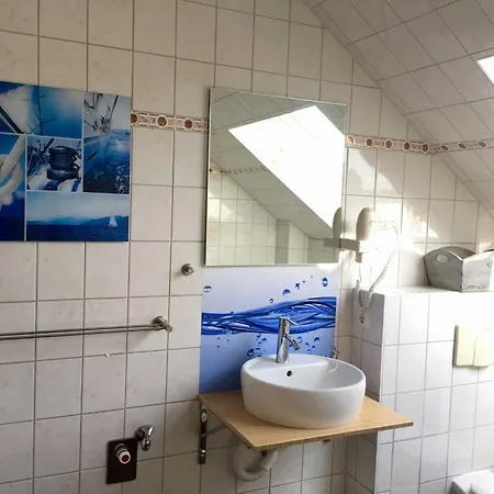 Mund - Adults Only Gothen